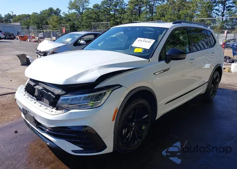 2023 Volkswagen Tiguan 2.0T Se R-Line Black z USA, uszkodzony, nr VIN 3VV8B7AX4PM029267